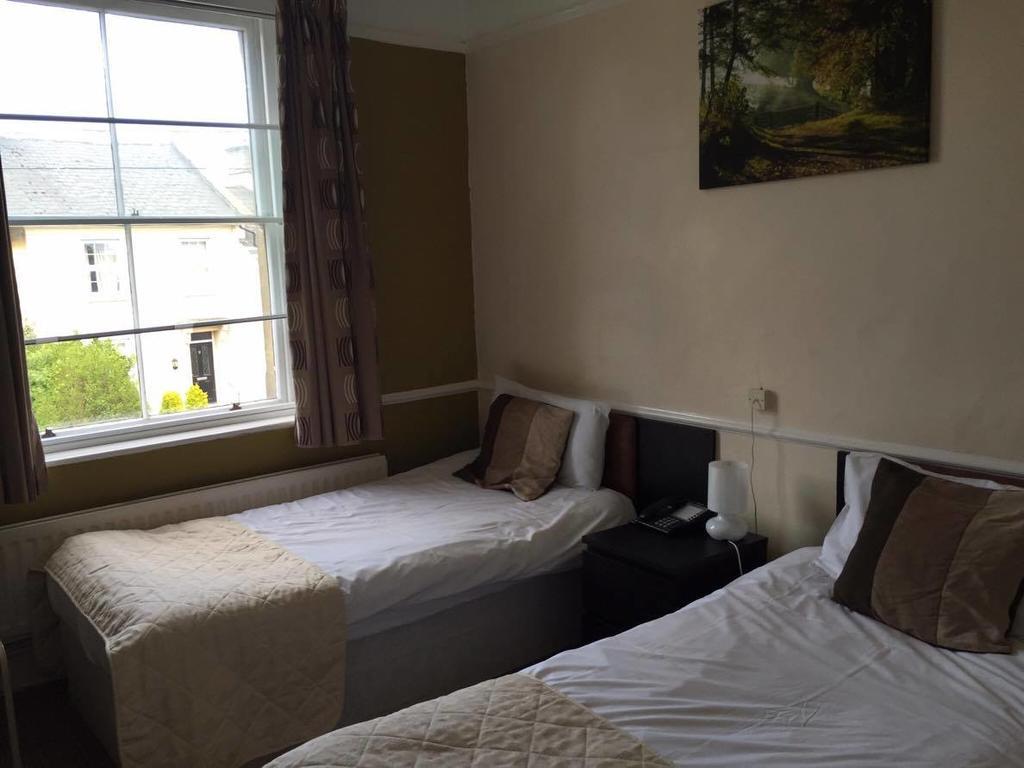 The Pines Guest Accommodation Chippenham  Exterior foto